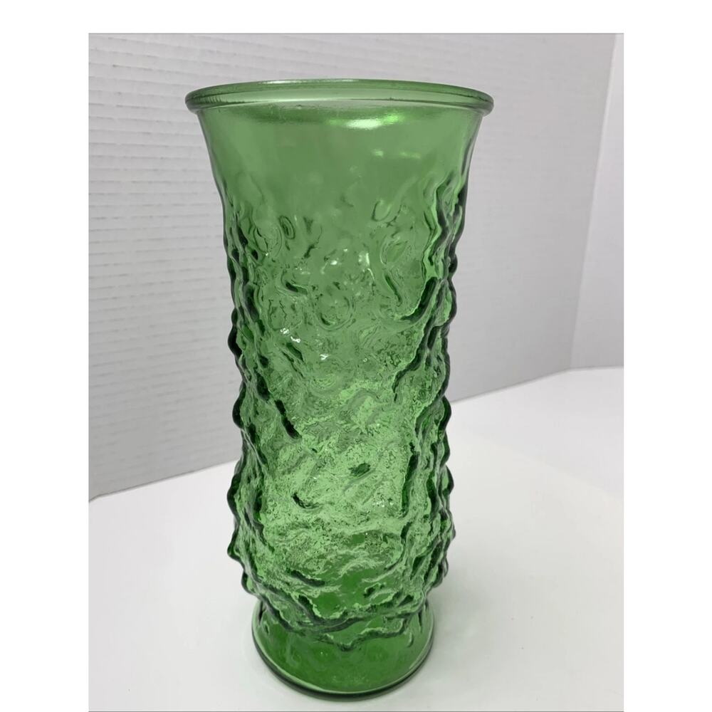 Vintage Green E.O Brody Co. Cleveland O. USA Crinkle Textured Glass Vase 8 3/4"